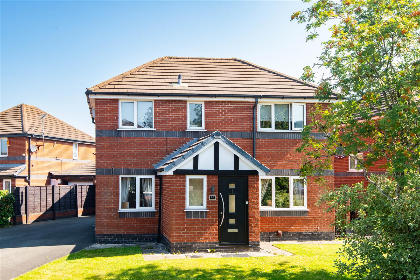 4 bed property in Old Gates Drive, Blackburn